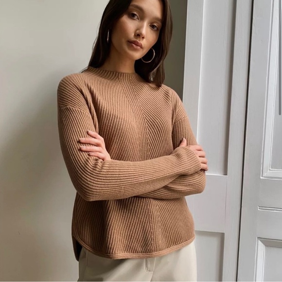 SOLD Aritzia Babaton Chalmers Knit Sweater - Picture 4 of 11